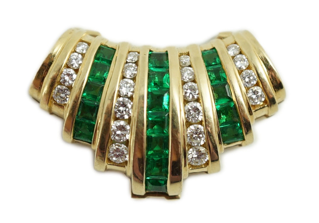A 20th century 14kt gold, emerald and diamond set fan shaped pearl necklace ornament
